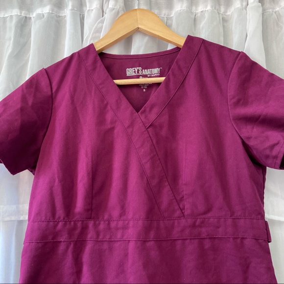 Grey’s Anatomy • Modern Fit Mock Wrap Scrub Top - Picture 7 of 14